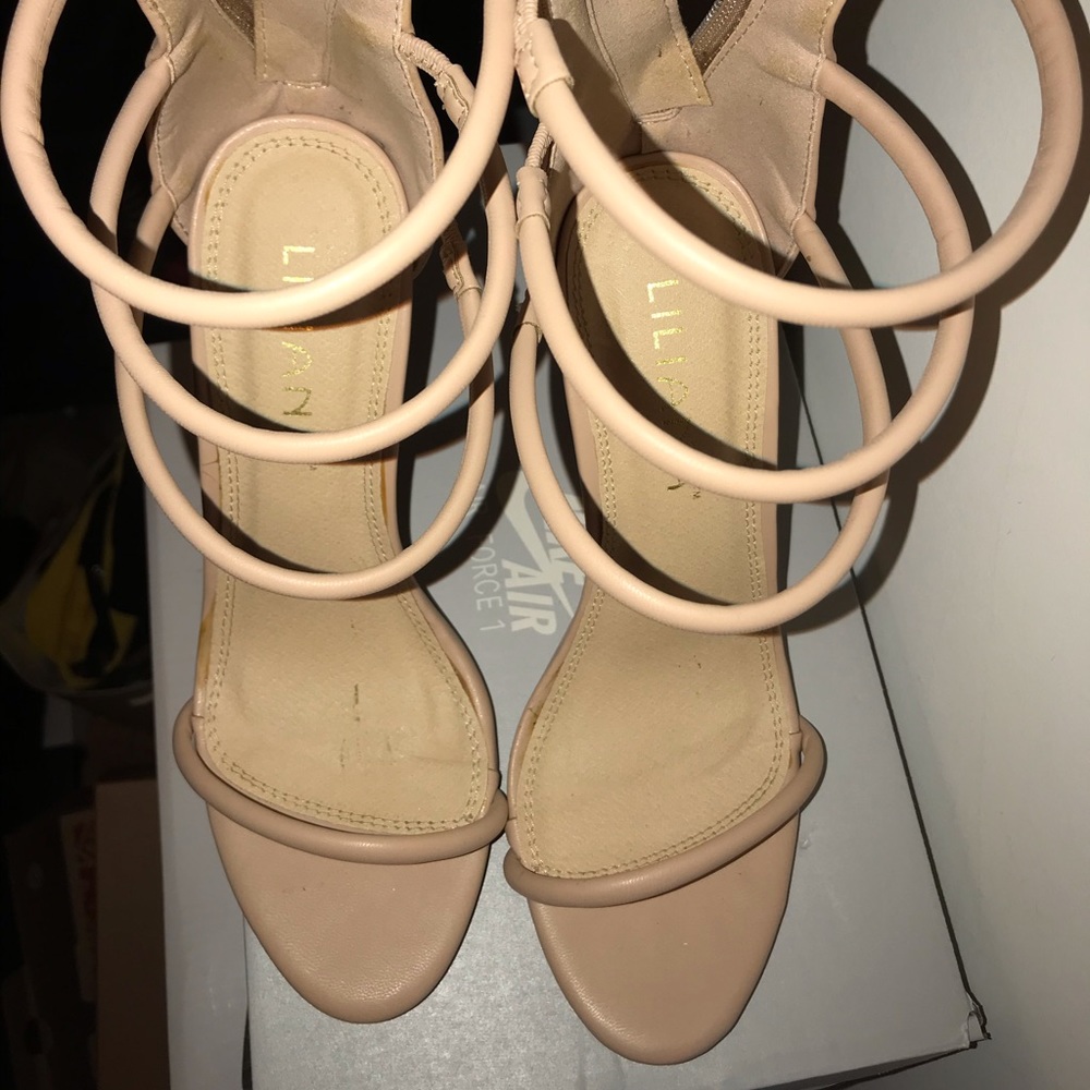 Heels - Picture 4 of 5